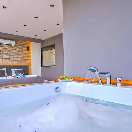 2 Bedroom 6289 Villa Kalkan