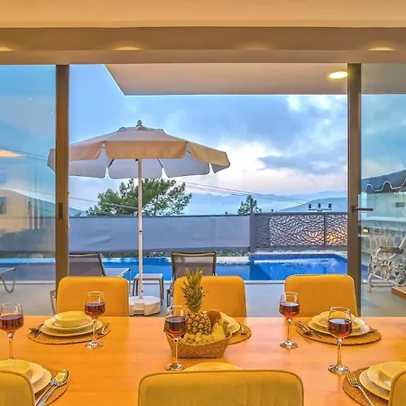 2 Bedroom 6289 Villa Kalkan