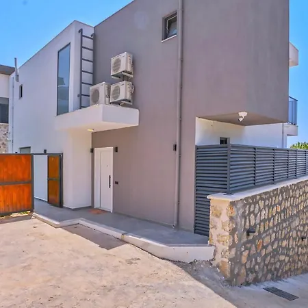 Villa 2 Bedroom 6289 *